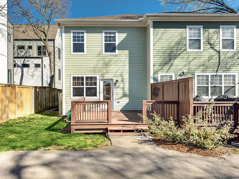 1109B S Douglas Ave — Photo 50