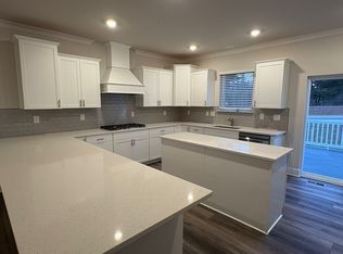 500 Downswing Rd, Pikesville, MD 21208