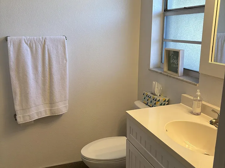 330 NE 26th Ave #108 — Photo 16
