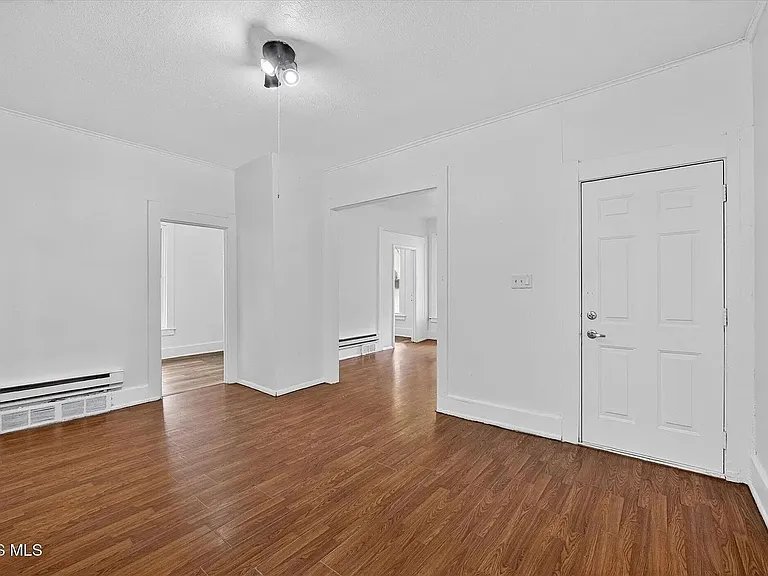 2938 Chase St — Photo 11