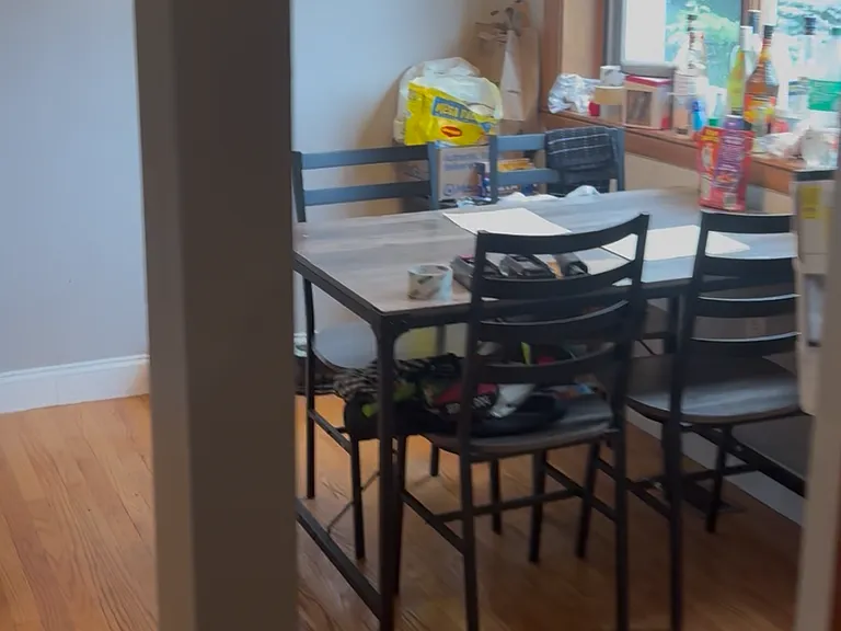 185R Heath St #R — Photo 2