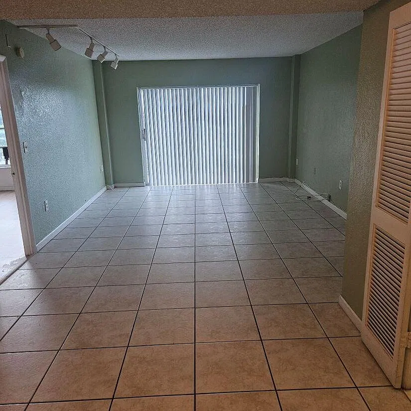 2 bed, 2.0 bath, 972 sqft, $1,625 — Photo 4