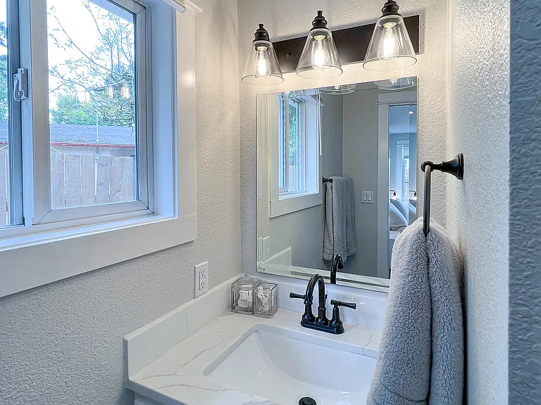 1660 Holly Ave #A — Photo 37