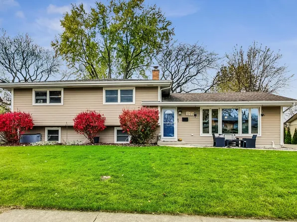 1229 Basswood Dr, Naperville, IL 60540