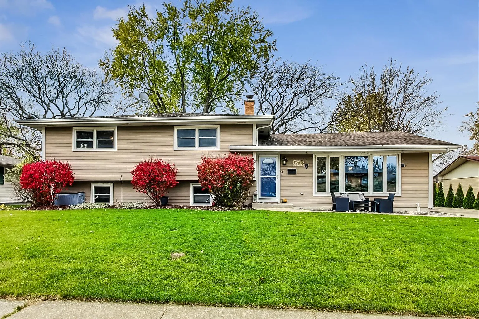 1229 Basswood Dr photo 1
