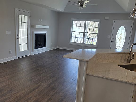 4th image of 143 Rose Dr #D