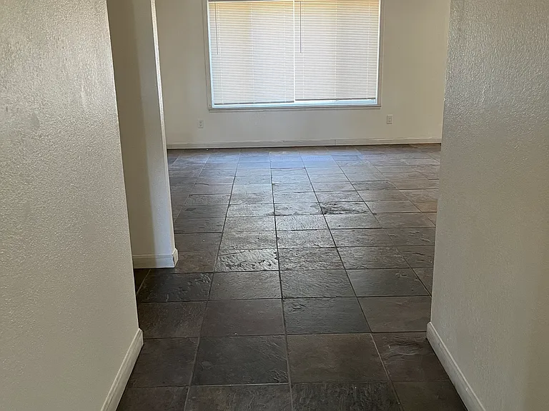 2024 Little Oak Way — Photo 4