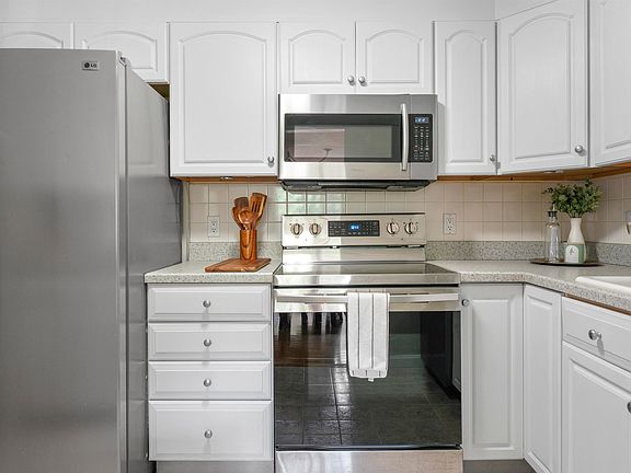 4th image of 34 Briston Court