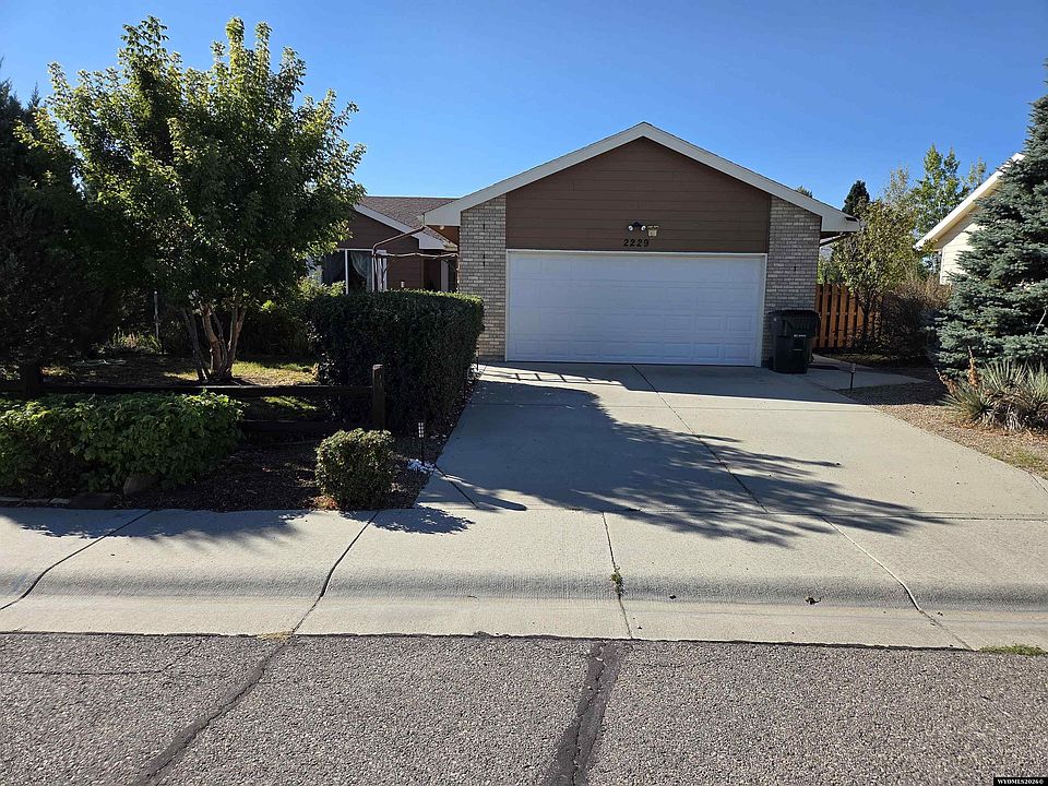 1st image of 2229 Absaroka Trl