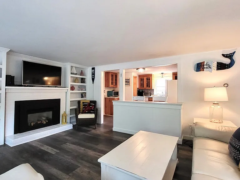 47 Bourne Ave — Photo 6