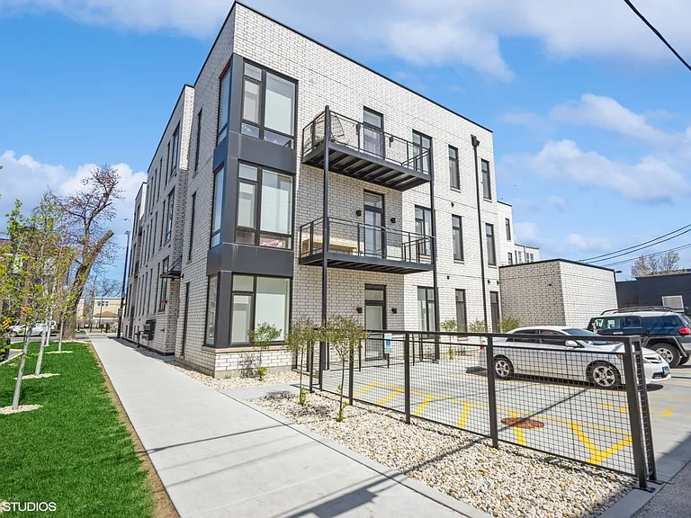 The Olson Apartments — Photo 32