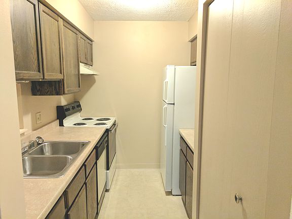 3rd image of 3315 Jonis Cir APT 108