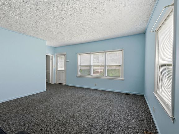 5th image of 518 Graham Ave