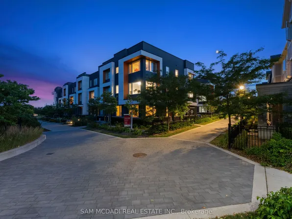 3006 Creekshore Cmn #34, Oakville, ON L6M 0Y6