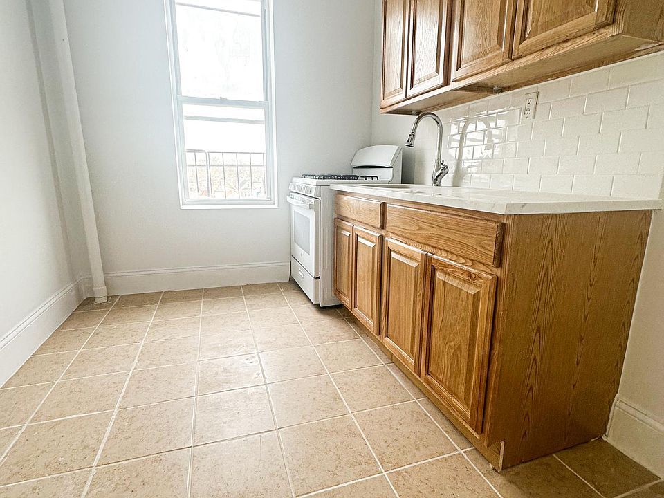 2nd image of 102-24 85th Dr