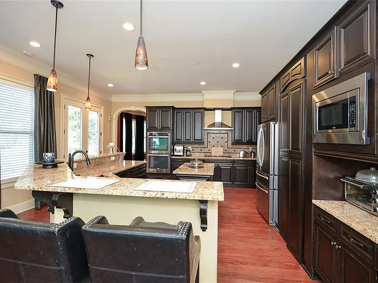 2210 Spalding Dr — Photo 33