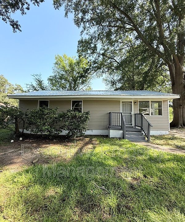 1st image of 2724 Lee Ave