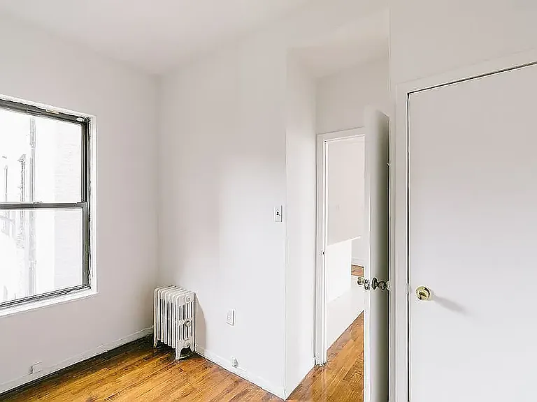2 Bank St #6 — Photo 4
