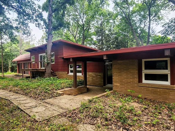 92 County Road 2000 N, Mahomet, IL 61853
