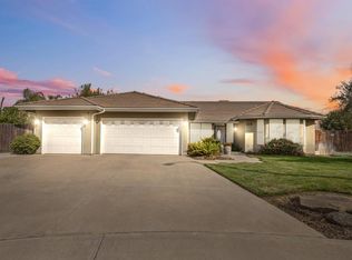 540 W Birch Ct, Hanford, CA 93230