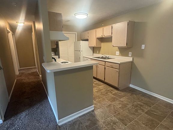 2nd image of 750 N 18th Ave APT 1A