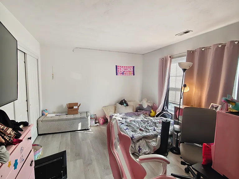 110 Laurens Ln — Photo 11