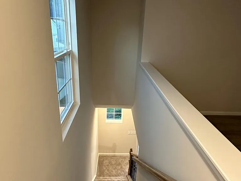 1910 Landrow Ln — Photo 10