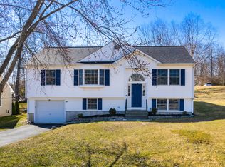 189 Deerfield Ridge Dr, Mystic, CT 06355