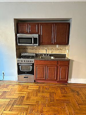 3rd image of 1248 Pacific St APT 3A