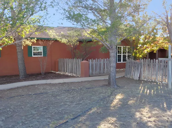 5012 Apache Hills Dr, Roswell, NM 88201