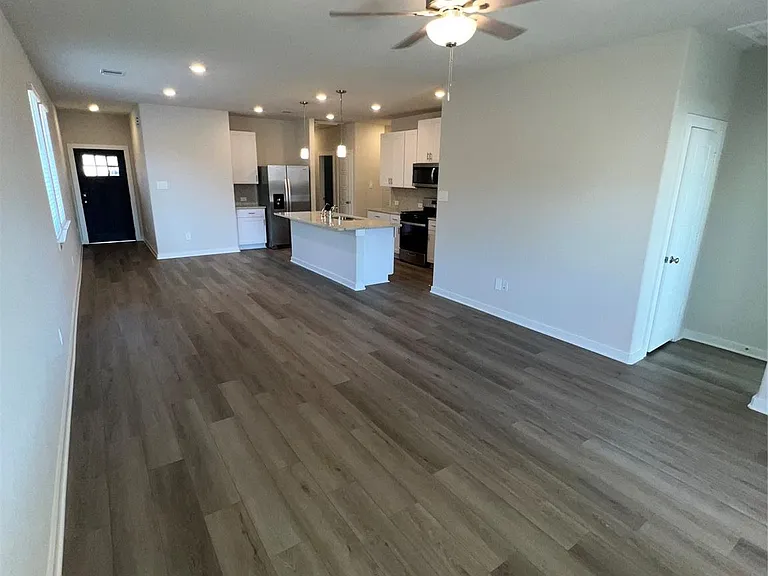 1709 Cayden Oak Ln — Photo 11