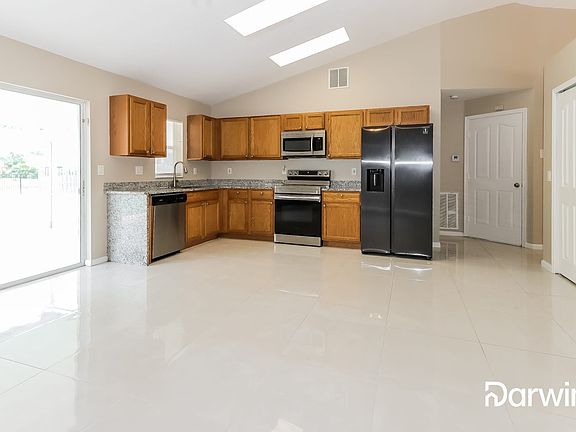 4th image of 2025 SE Mantua St