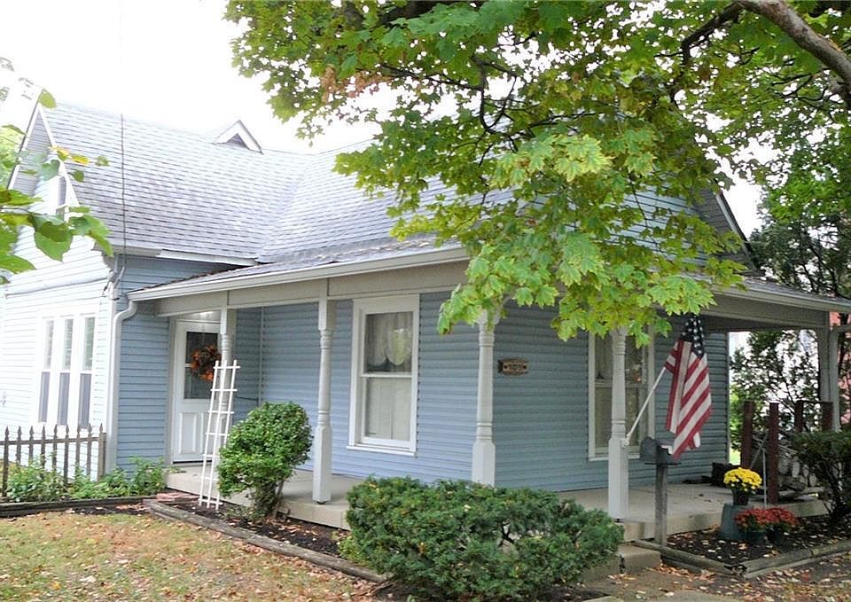 1st image of 108 N Muessing St