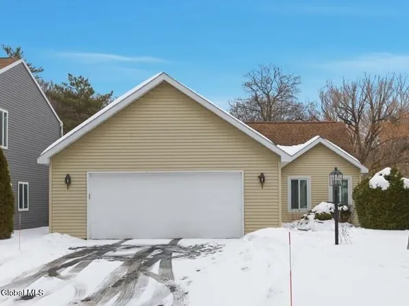 22 Loudonwood East, Loudonville, NY 12211