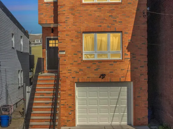 205 N 2nd St #904, Harrison, NJ 07029