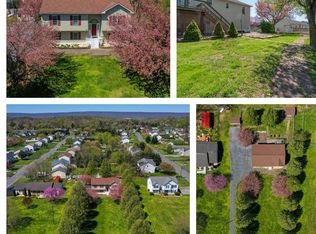 511 Willis Dr, Bunker Hill, WV 25413