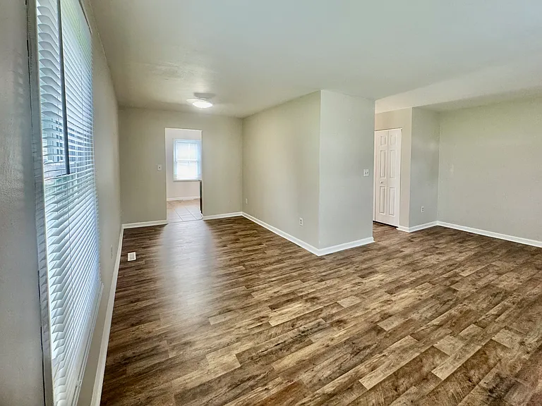 2906 Cara Ct — Photo 21