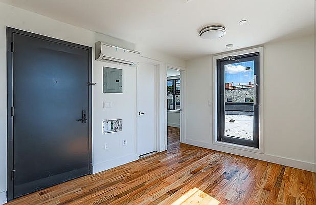 1st image of 1603 Lincoln Pl #5