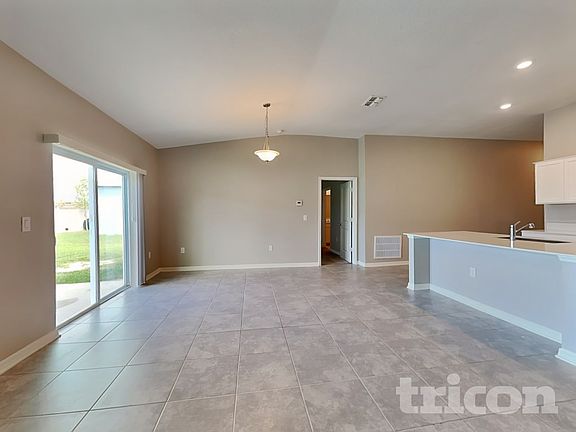 4th image of 756 Reggie Rd
