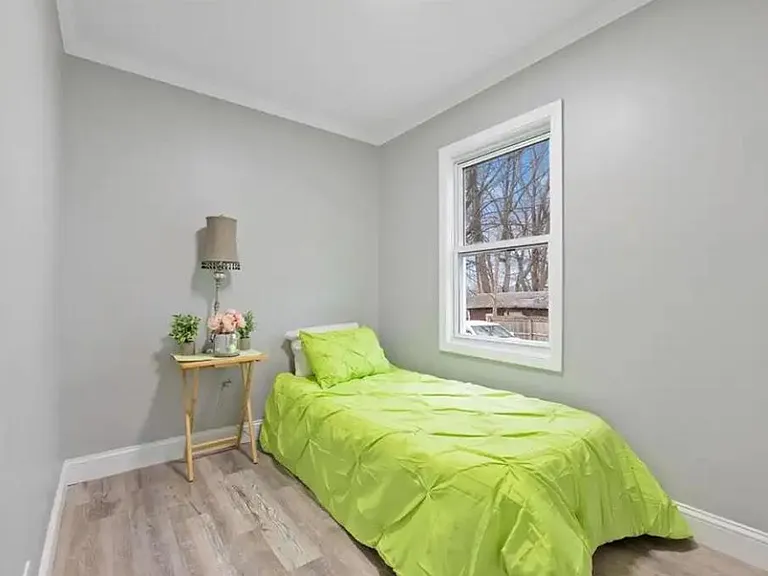 212 Greene St — Photo 9