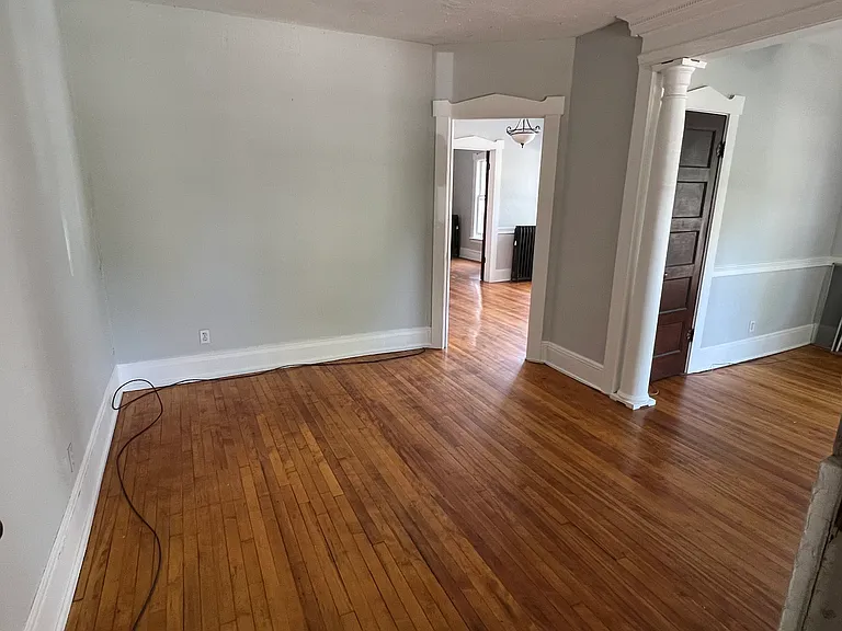 401 College Ave SE — Photo 3
