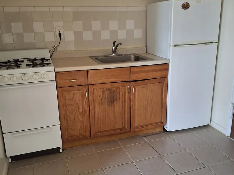 479 Broad Ave #C6 — Photo 3