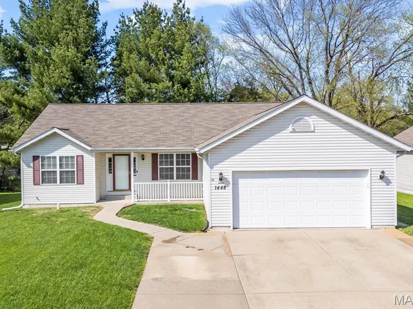 1448 Manchester Dr, Shiloh, IL 62269