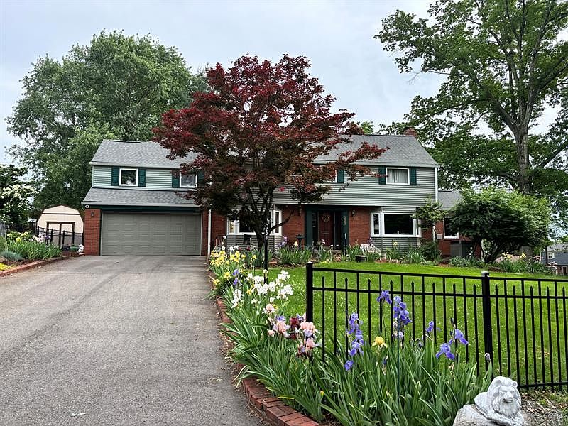 1st image of 203 Glenfield Dr