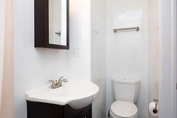 Rented by Nooklyn NYC LLC | media 22