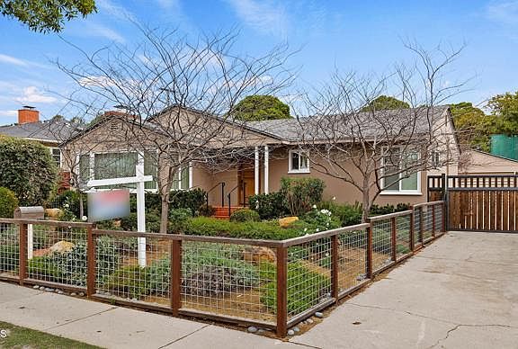 3rd image of 216 Dorothy Ave