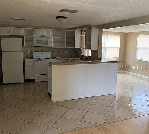 5th image of 3543 Eisenhower Dr