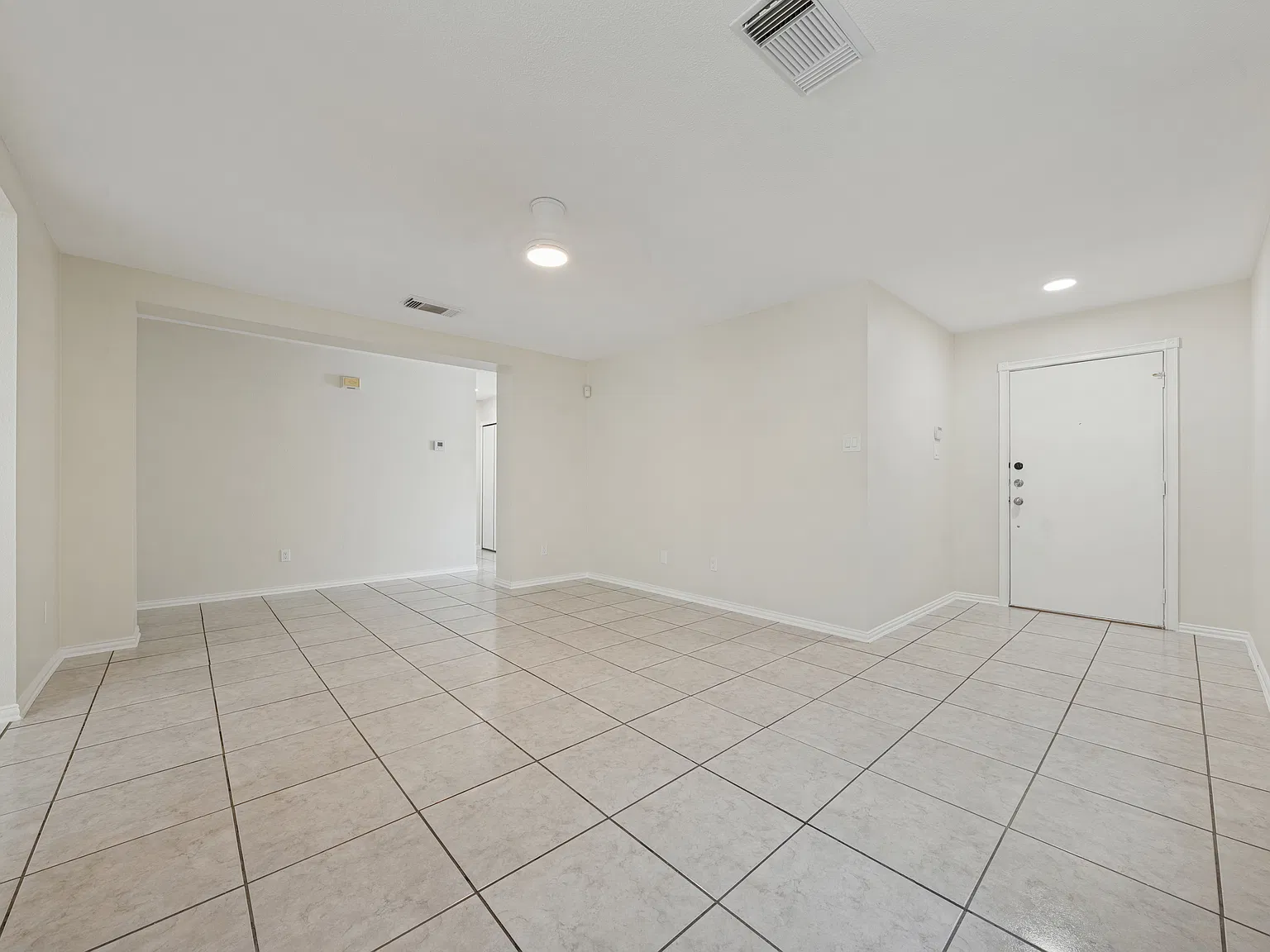 3 bed, 1233 sqft, $1,595 — Photo 3