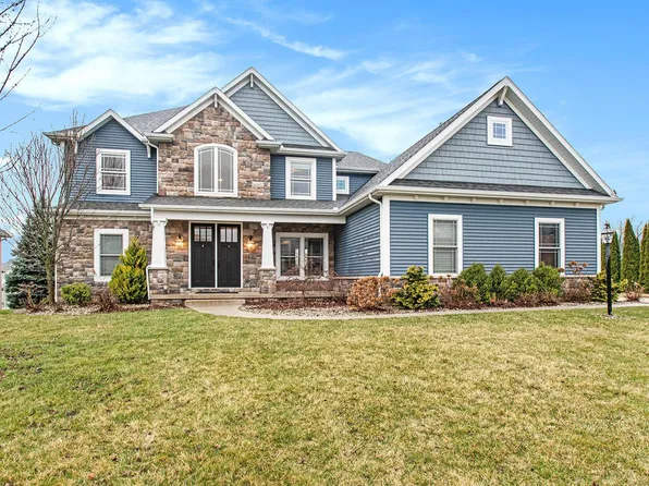 51073 Chatham Ridge Dr, South Bend, IN 46637