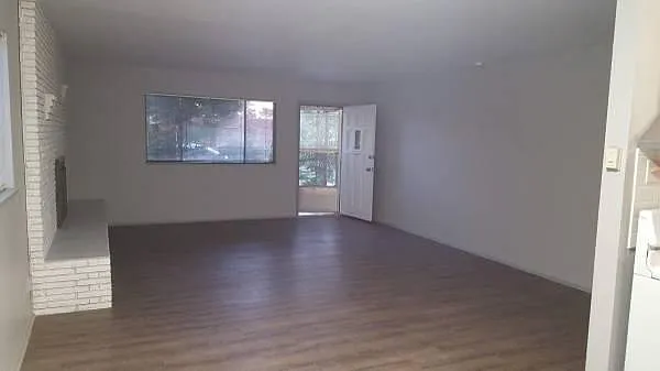 1 bed, 756 sqft, $1,200 — Photo 2
